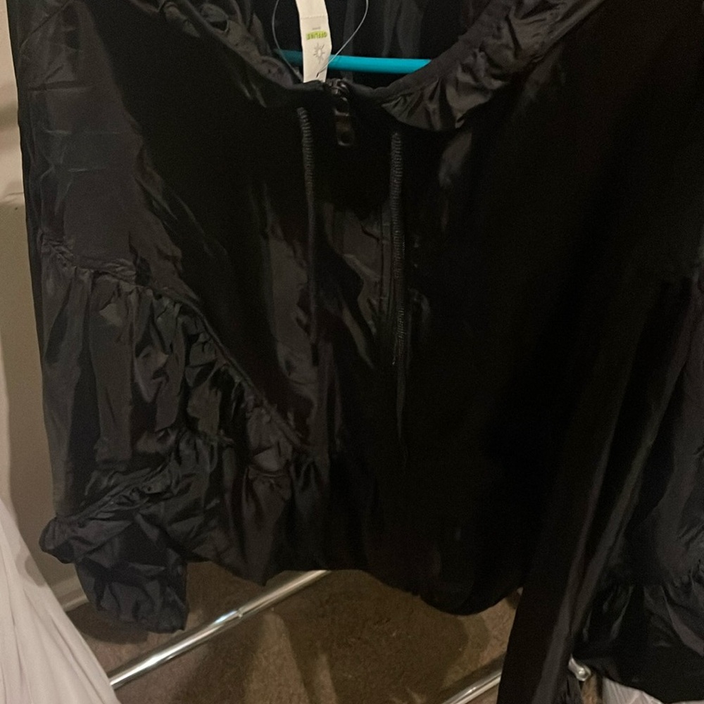Light weight see thru are windbreaker
